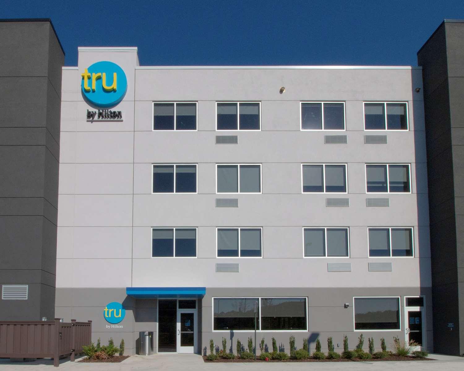 Tru by Hilton Norfolk Airport in Norfolk, VA