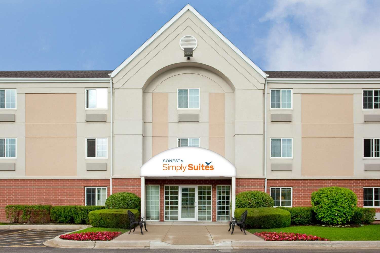Sonesta Simply Suites Chicago Libertyville in Chicago, IL