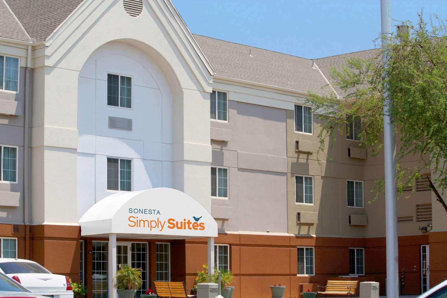 Sonesta Simply Suites Phoenix Glendale in Phoenix, AZ