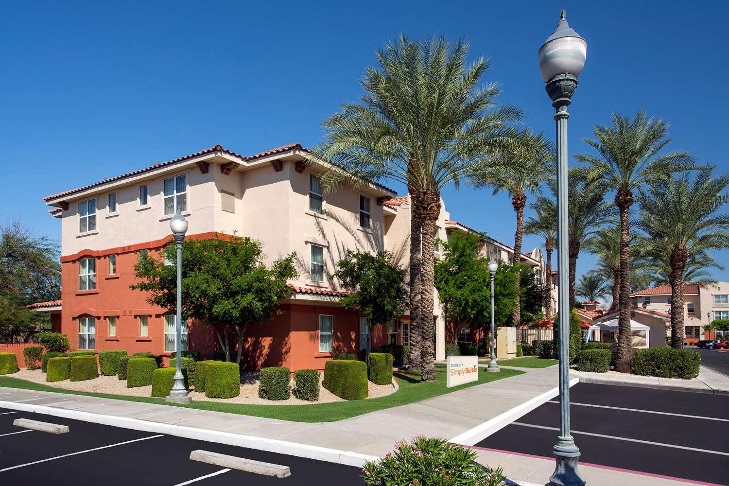 Sonesta Simply Suites Phoenix Scottsdale in Scottsdale, AZ