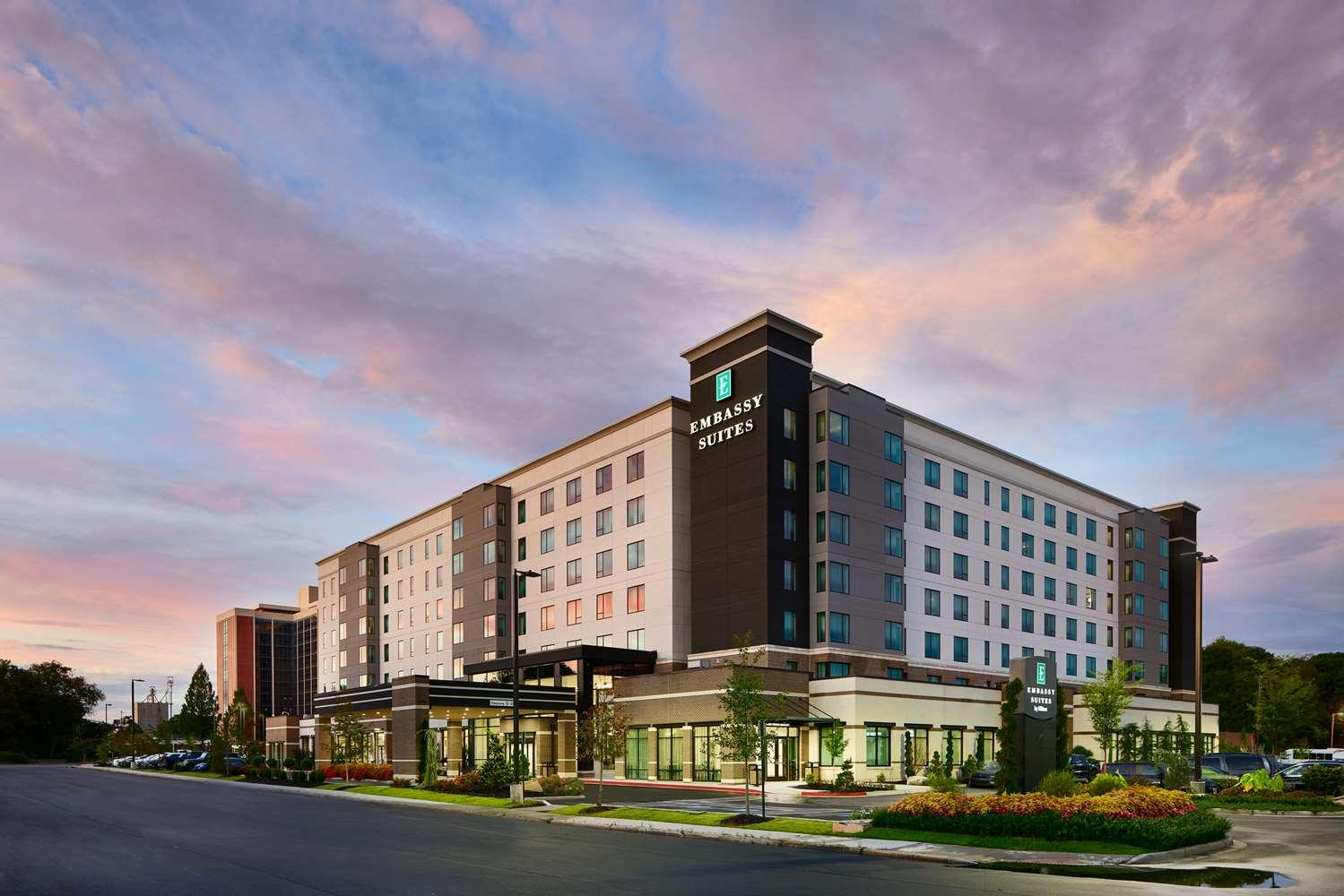 Embassy Suites by Hilton Atlanta Airport North in Hapeville, GA