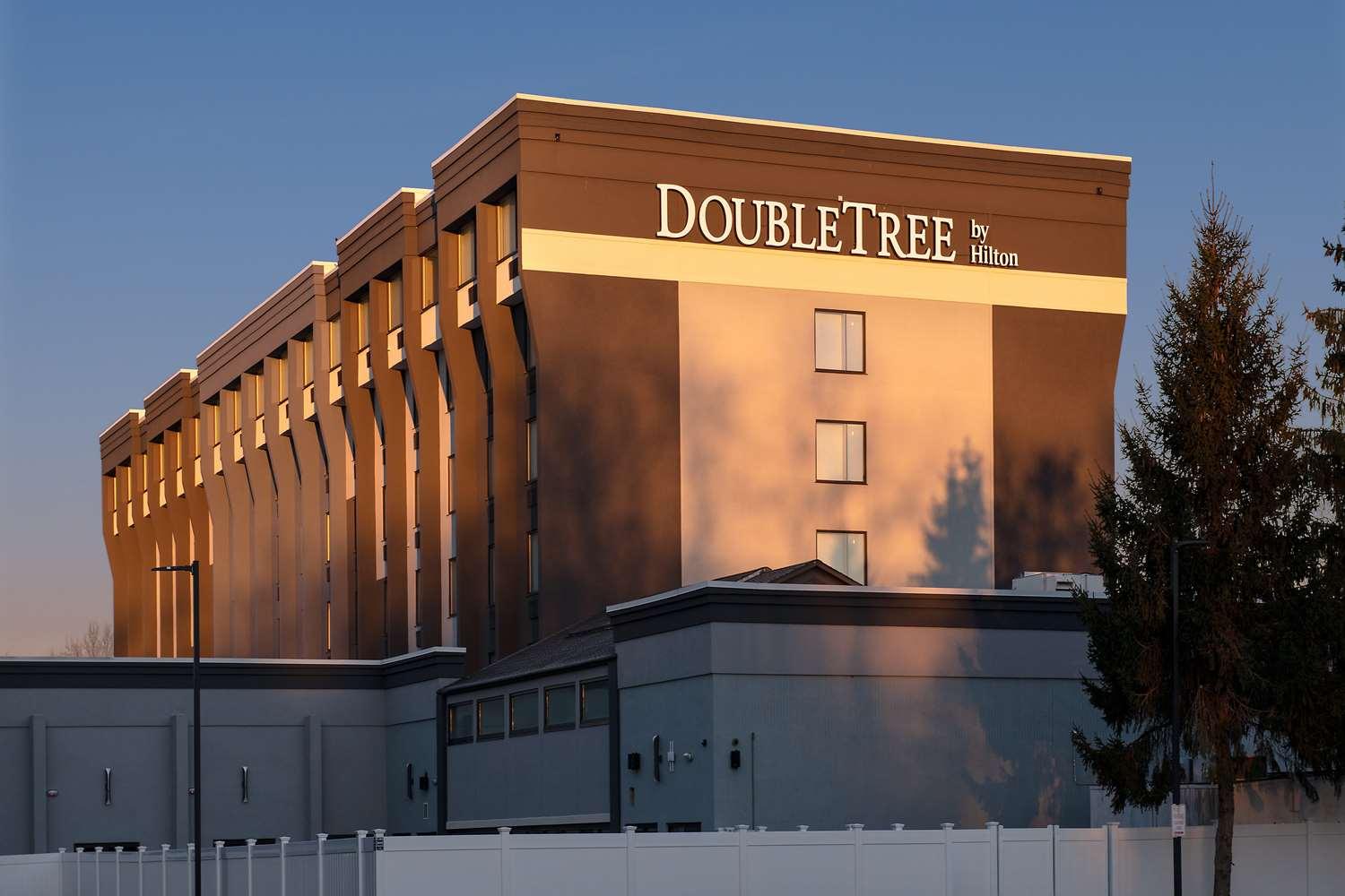 DoubleTree by Hilton Monroe Township Cranbury in Monroe, NJ
