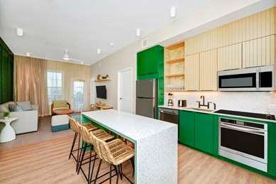 Kissimmee, FL의 Embassy Suites by Hilton Orlando Sunset Walk