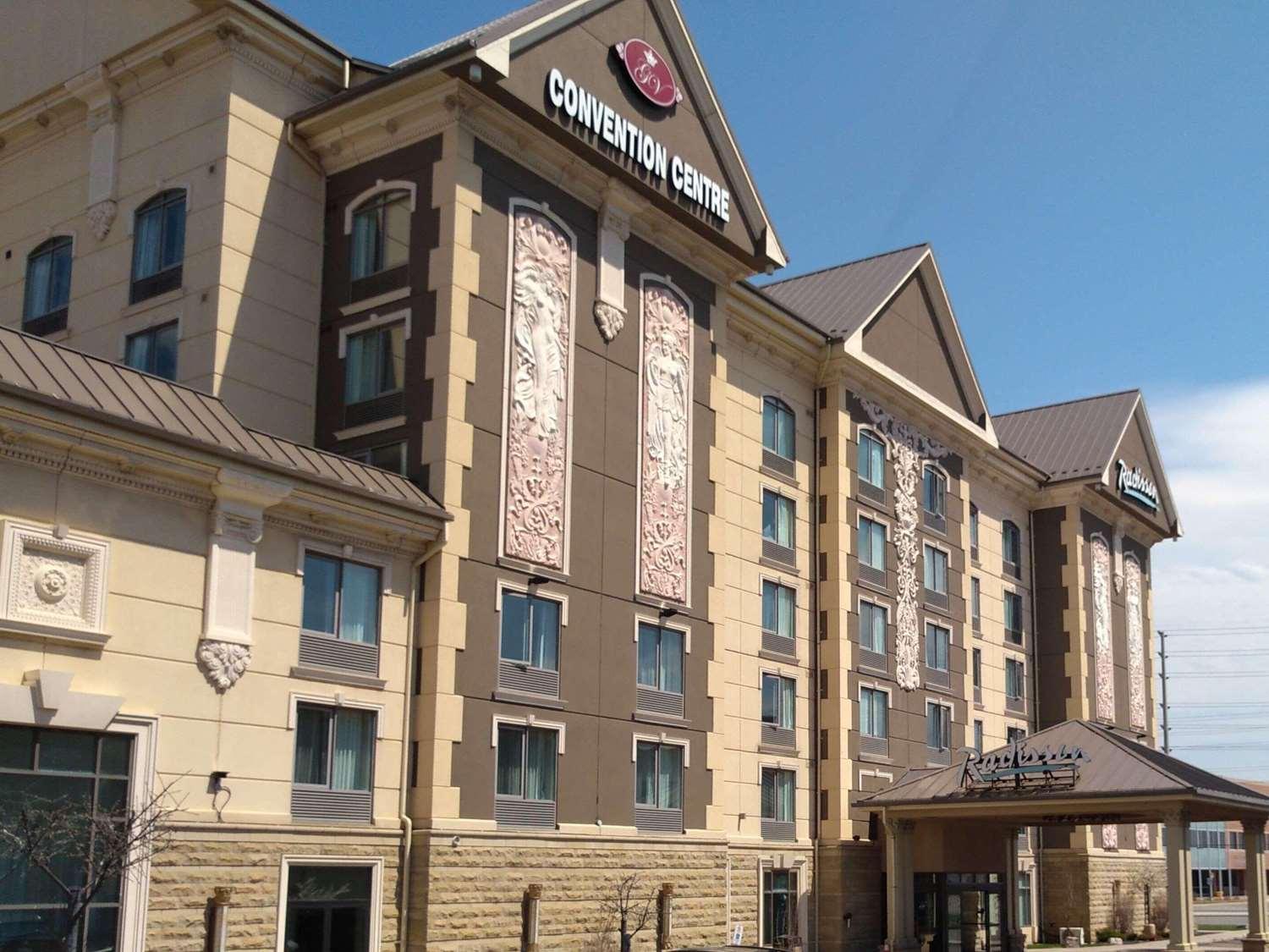 Radisson Toronto Airport West in Mississauga, ON