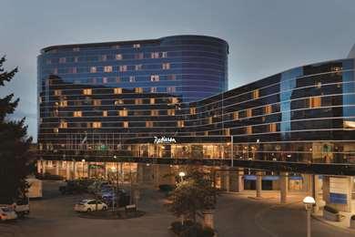 Radisson Hotel Vancouver Airport in Richmond, BC