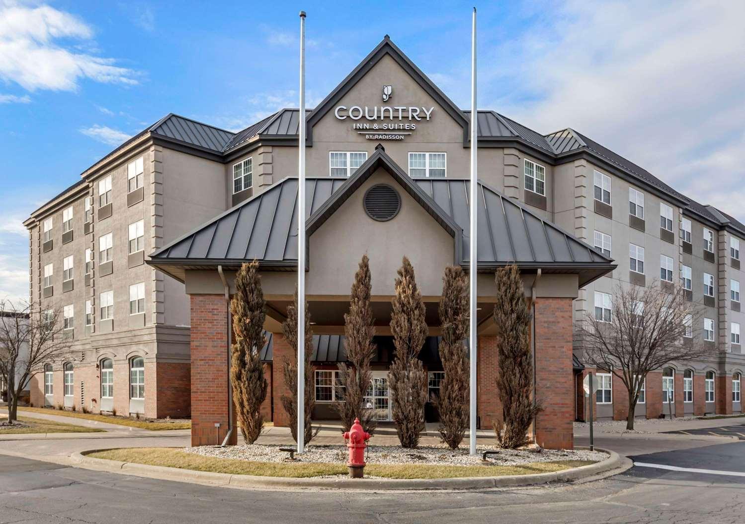 Country Inn & Suites By Radisson, Elk Grove Village/Itasca in Wood Dale, IL