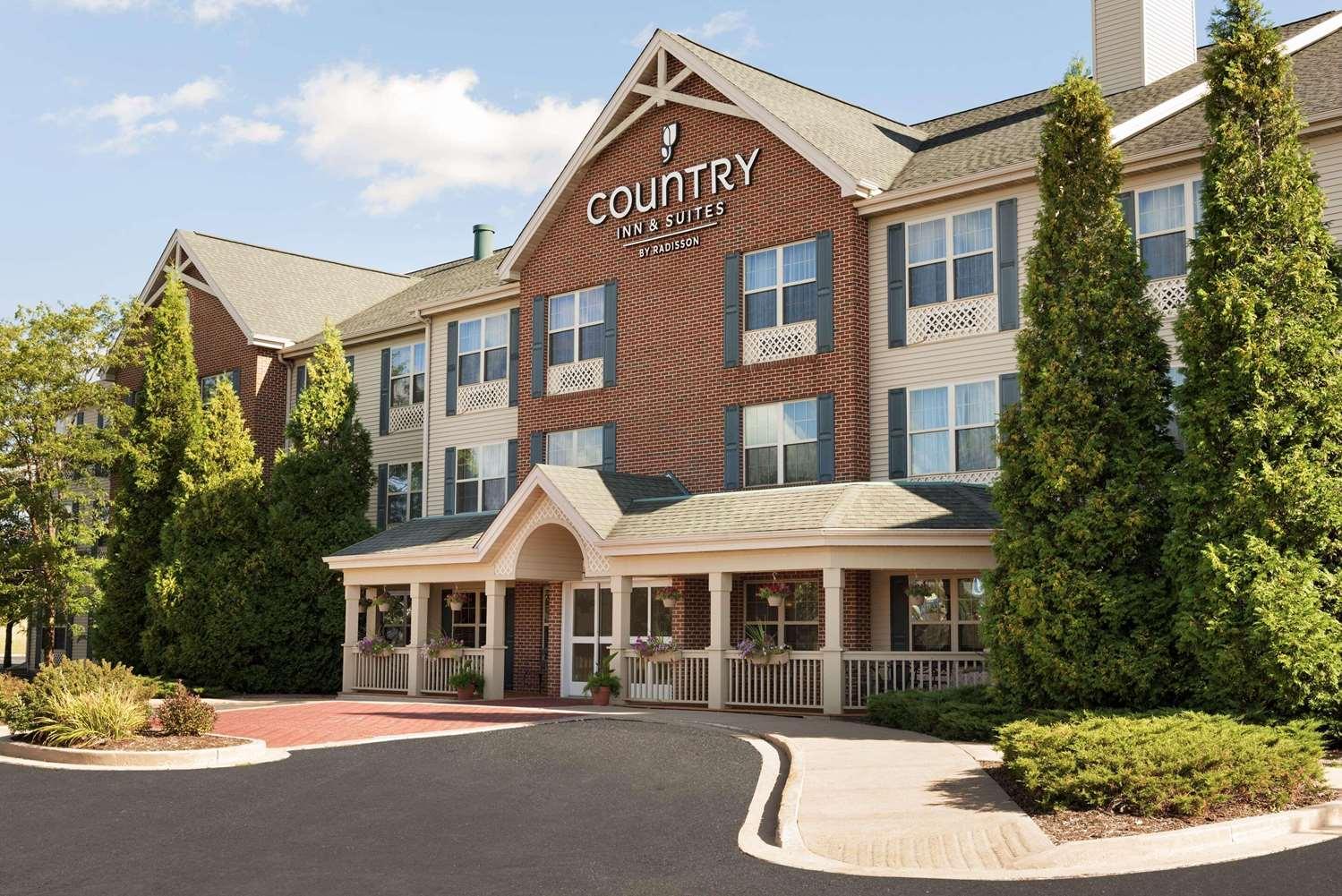 Country Inn & Suites By Radisson, Sycamore, IL in Sycamore, IL