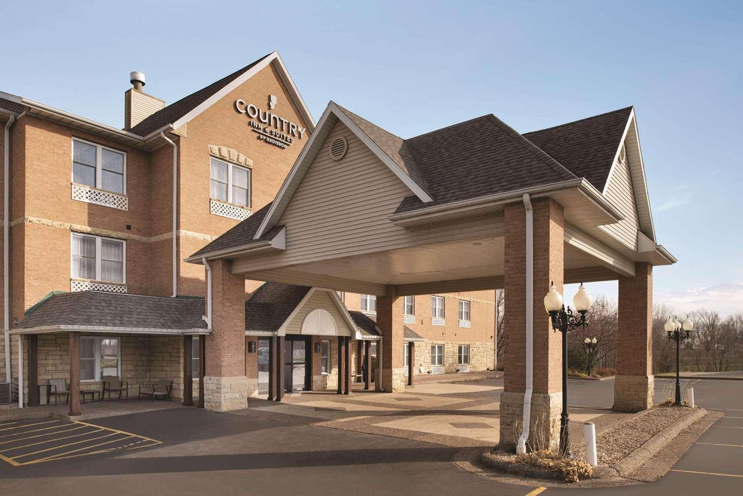Country Inn & Suites By Radisson Galena in Galena, IL
