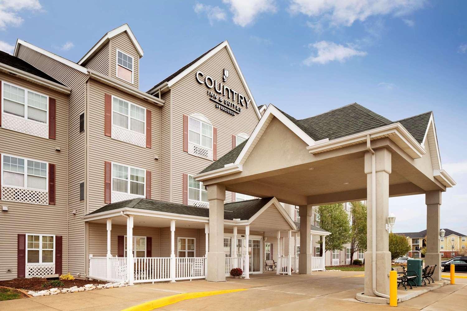 Country Inns & Suites By Radisson, Champaign North, IL in Champaign, IL