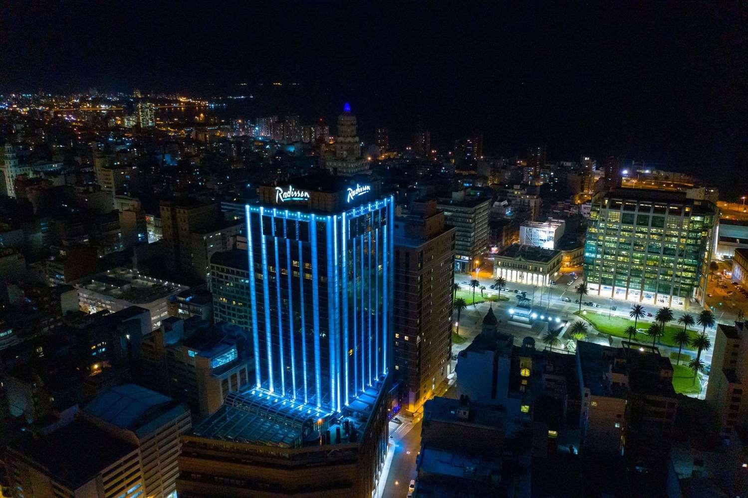 Radisson Montevideo Victoria Plaza Hotel in Montevideo, UY