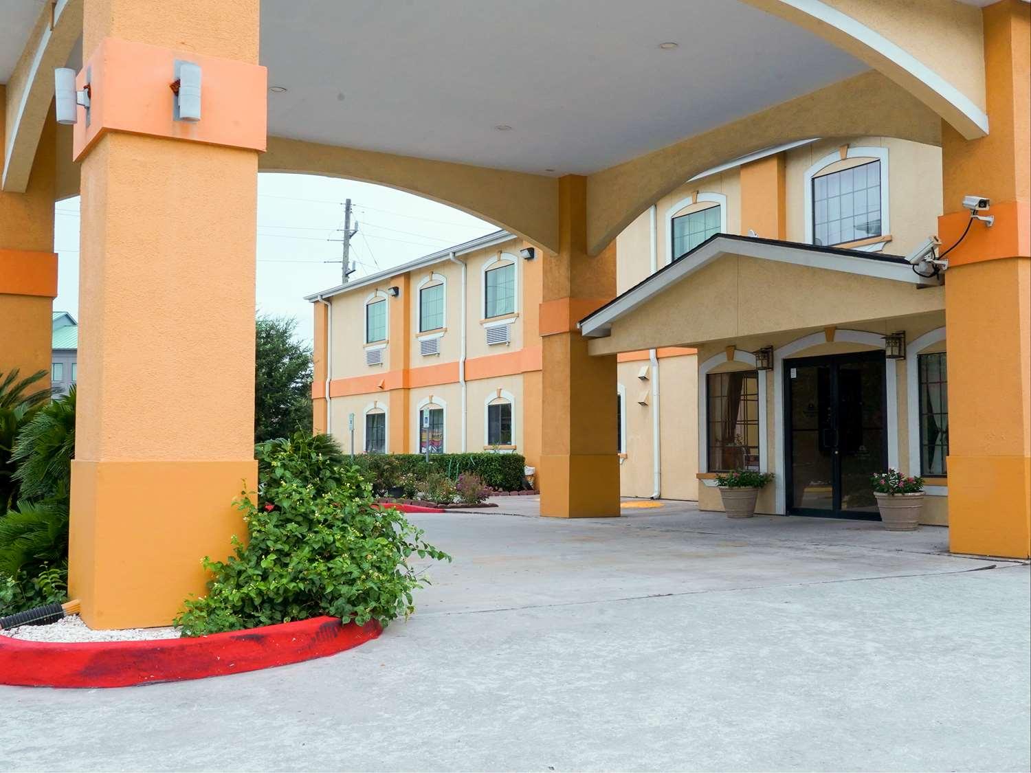 Americas Best Value Inn & Suites Bush Intl Airport in Humble, TX