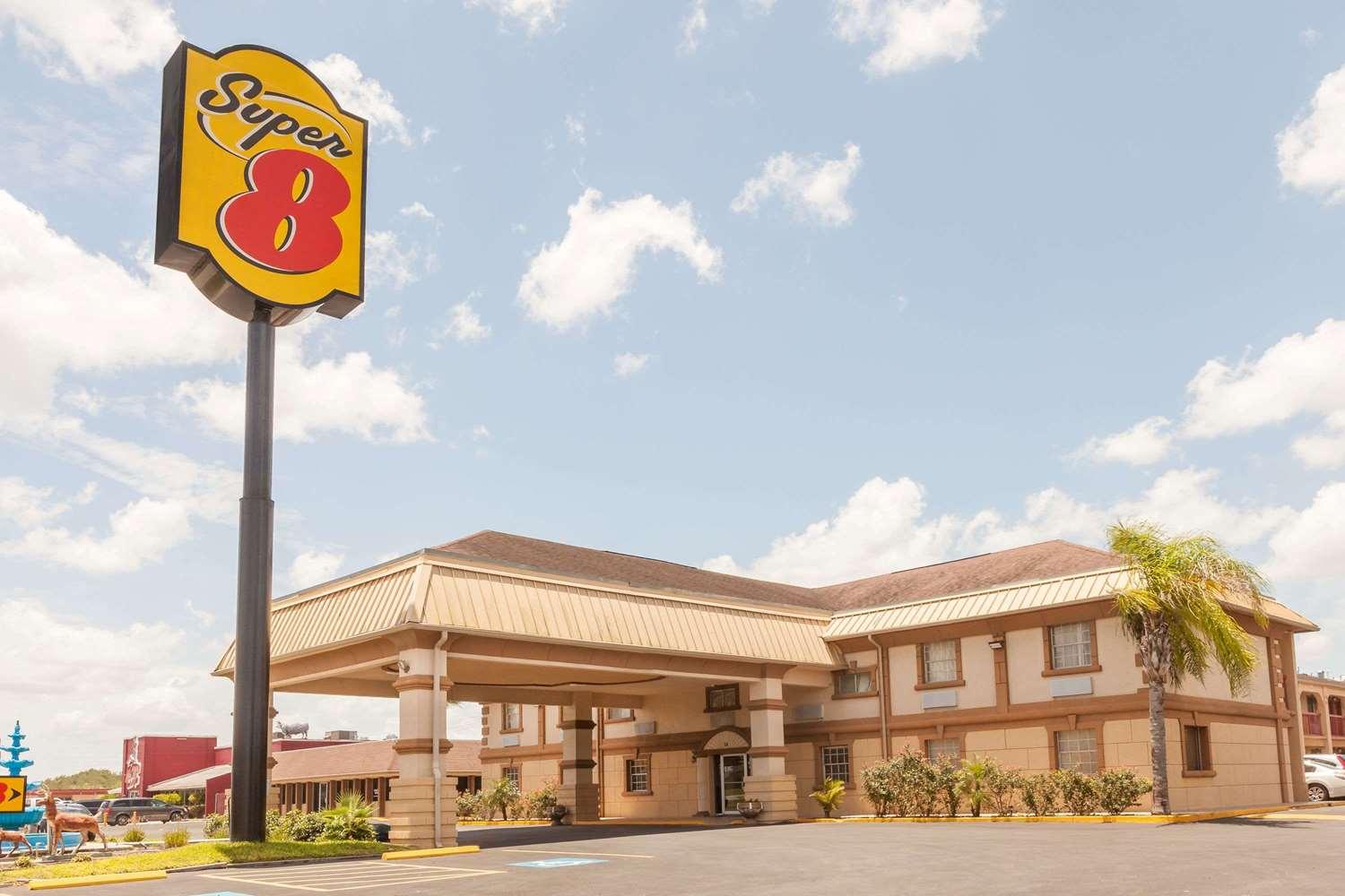 Super 8 by Wyndham Kingsville in Kingsville, TX