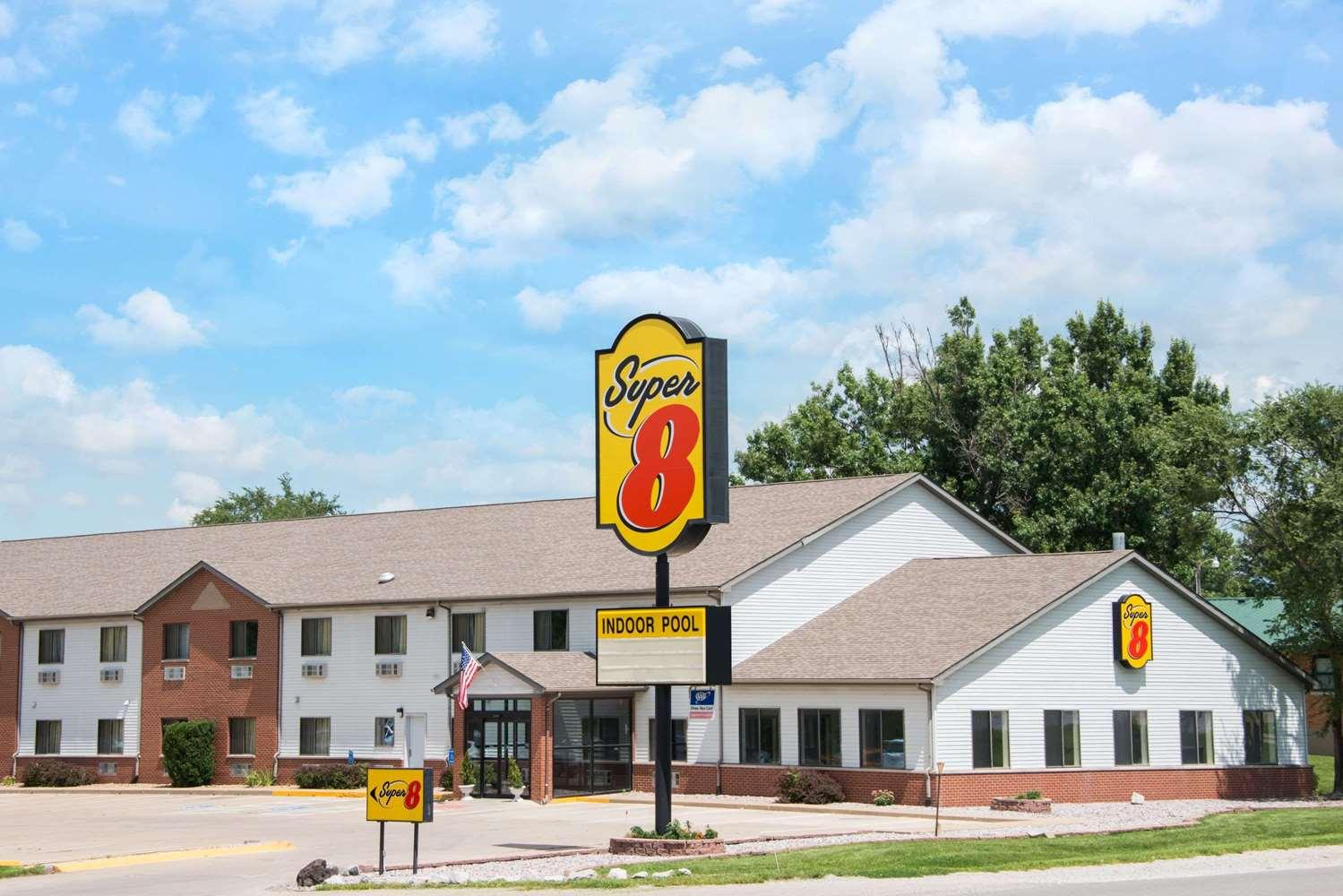 Super 8 by Wyndham Fairfield in Fairfield, IA