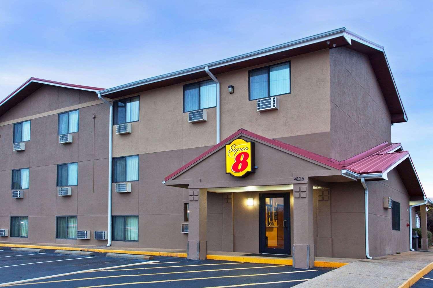 Super 8 by Wyndham Tuscaloosa in Tuscaloosa, AL