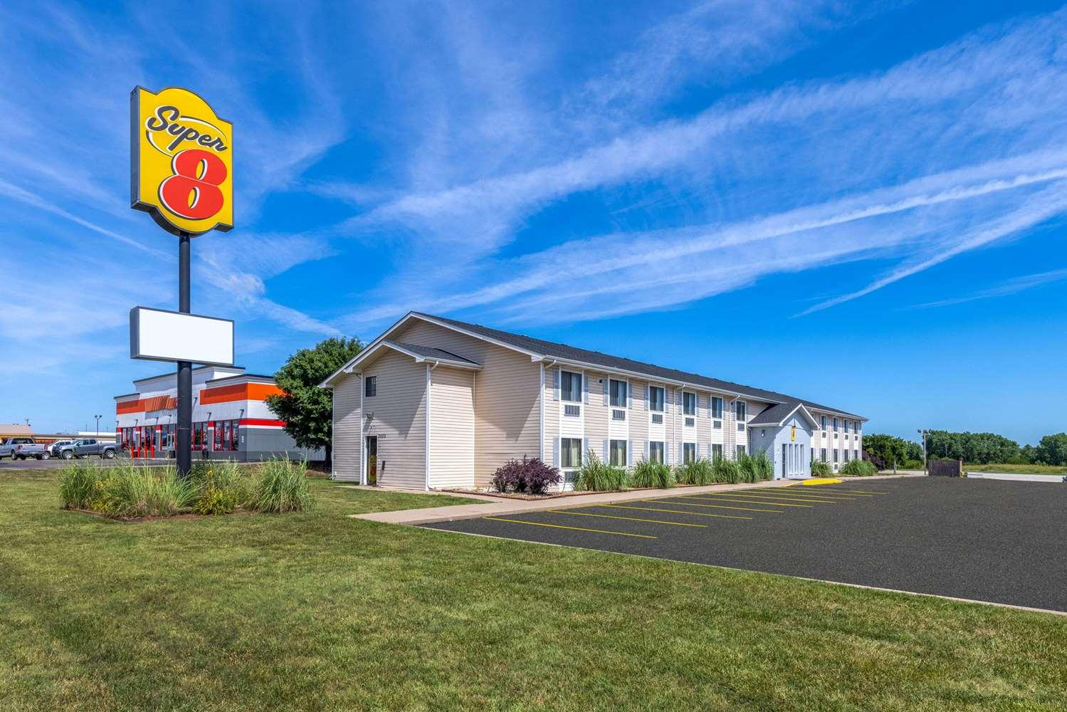 Super 8 by Wyndham El Dorado in El Dorado, KS