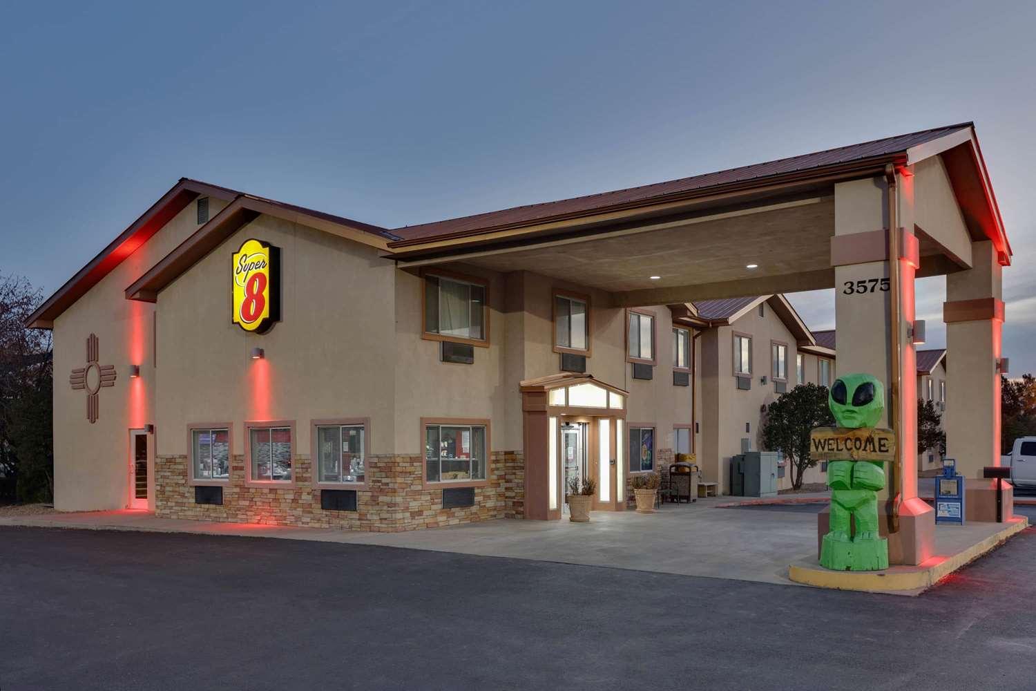 Super 8 by Wyndham Roswell in Roswell, NM