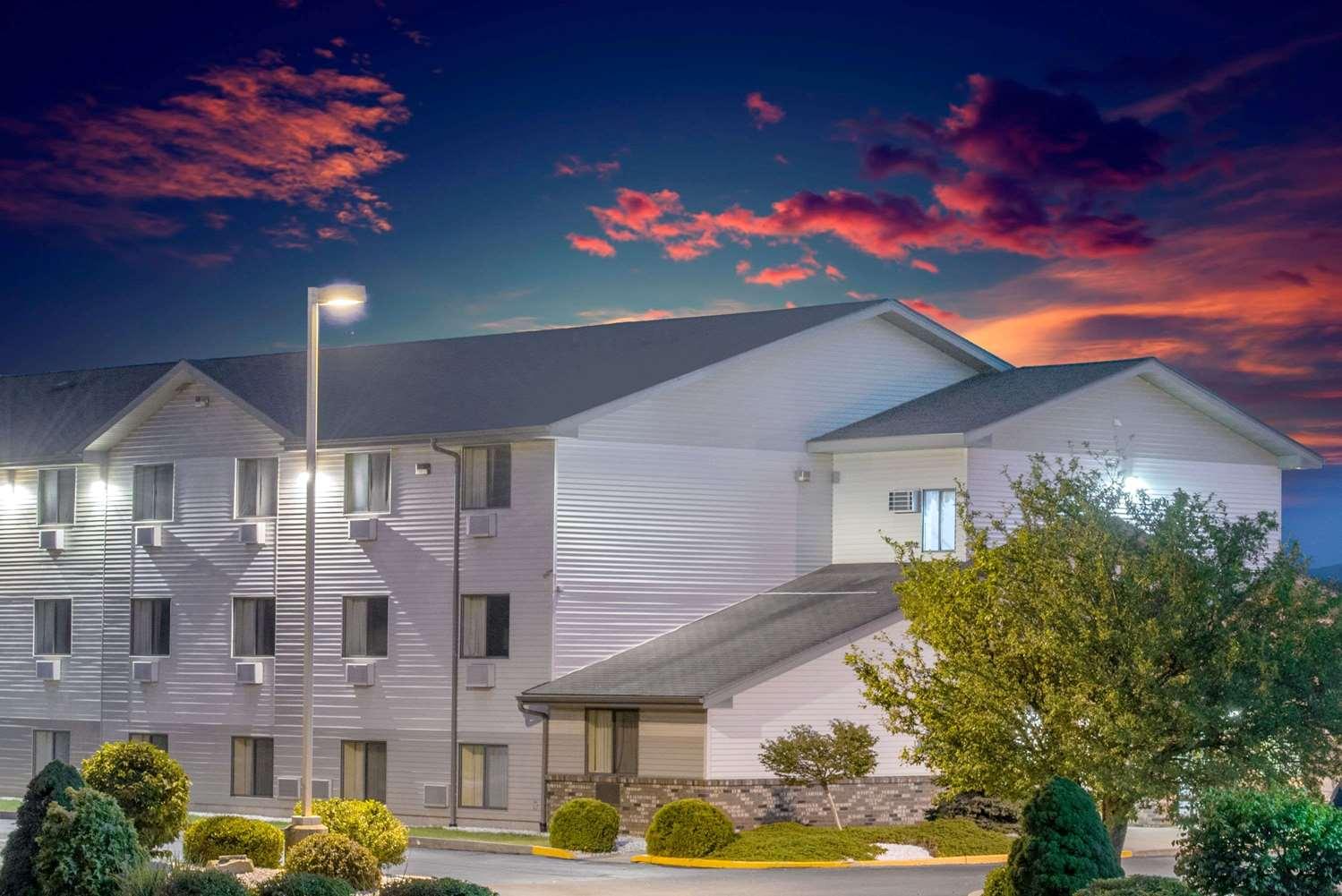 Super 8 by Wyndham Altoona in Altoona, PA