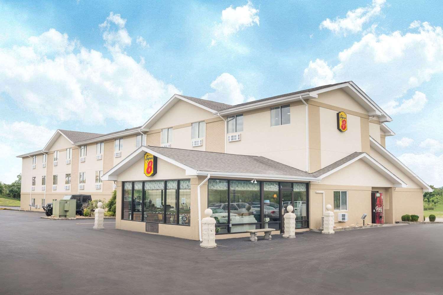 Super 8 by Wyndham Corbin/London KY in Corbin, KY