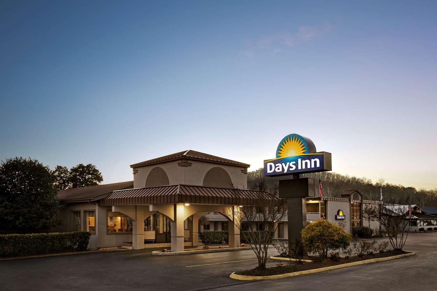 Days Inn by Wyndham Oak Ridge Knoxville in Oak Ridge, TN