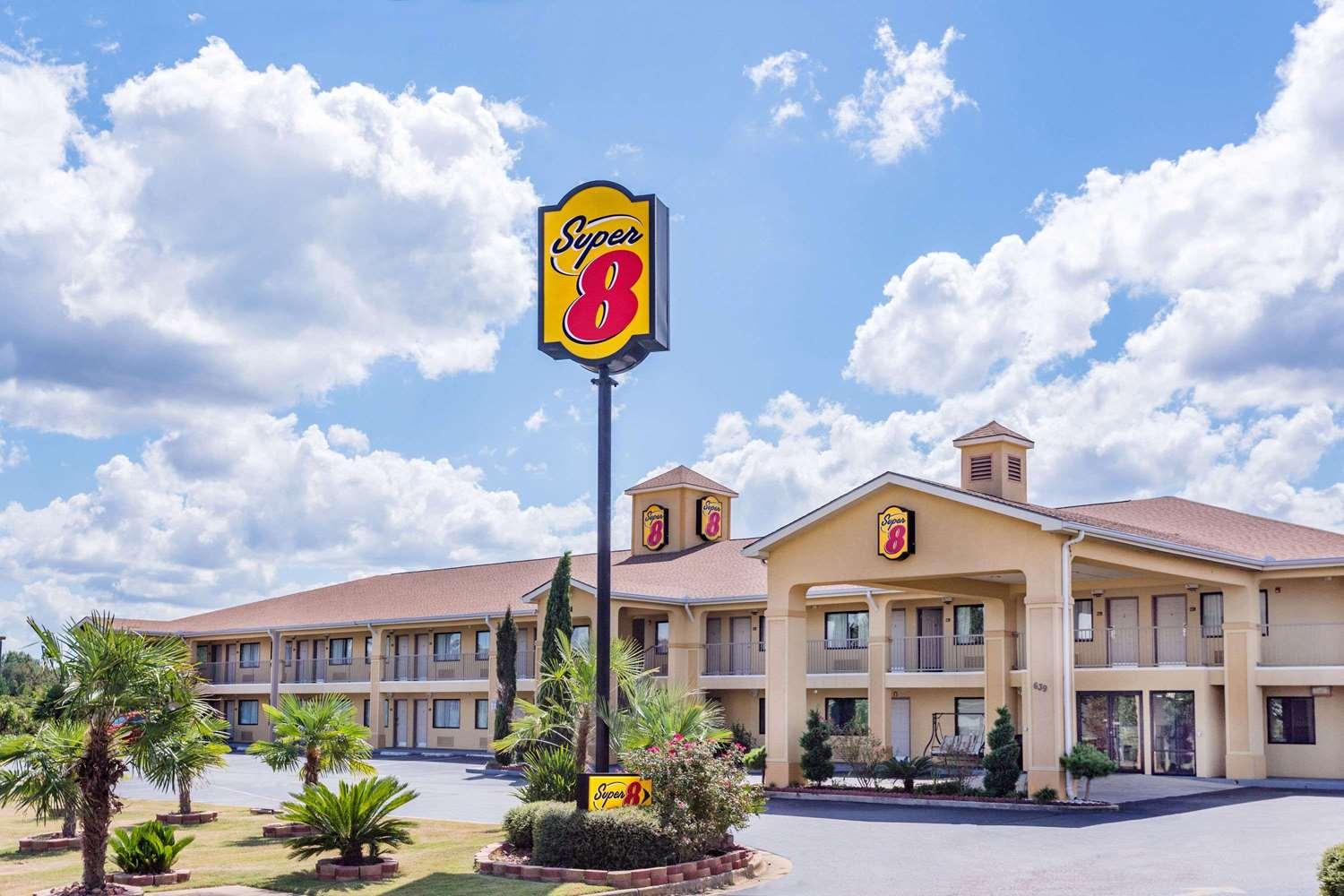 Super 8 by Wyndham Prattville Montgomery in Prattville, AL