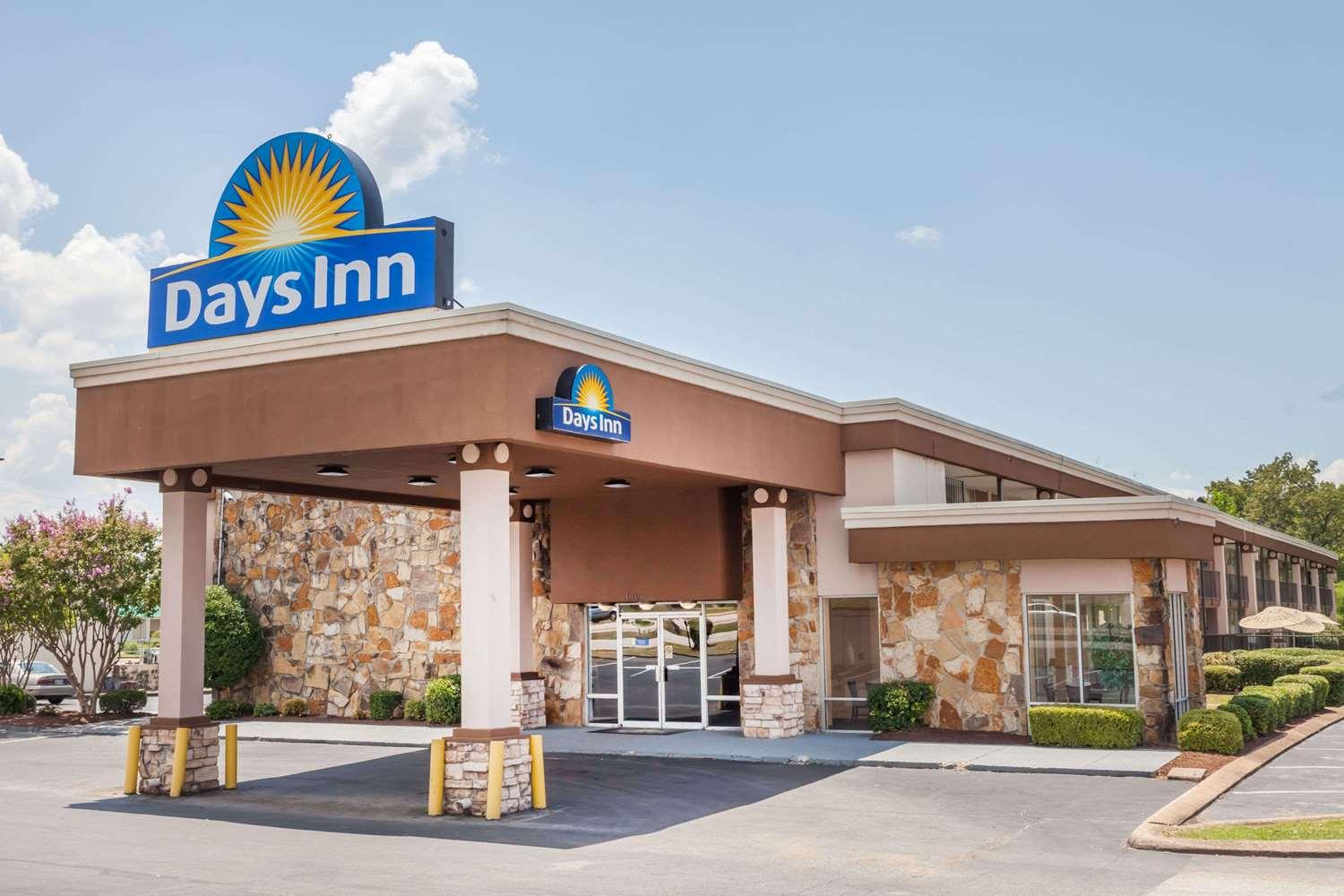 Days Inn by Wyndham Jackson in Jackson, TN