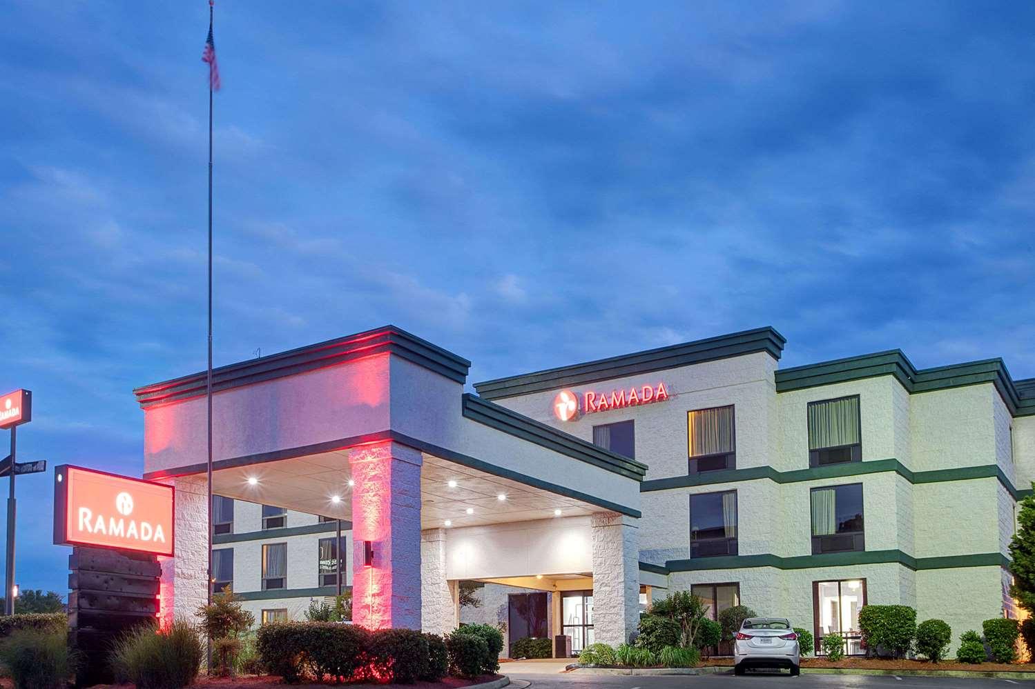 Ramada by Wyndham Pearl/Jackson Airport in Pearl, MS