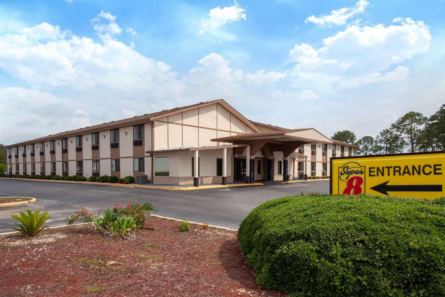 Super 8 by Wyndham Waycross GA in Waycross, GA