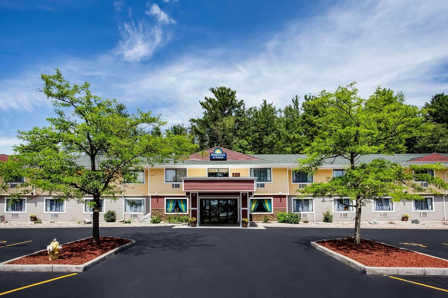 Days Inn & Suites by Wyndham Stevens Point in Stevens Point, WI