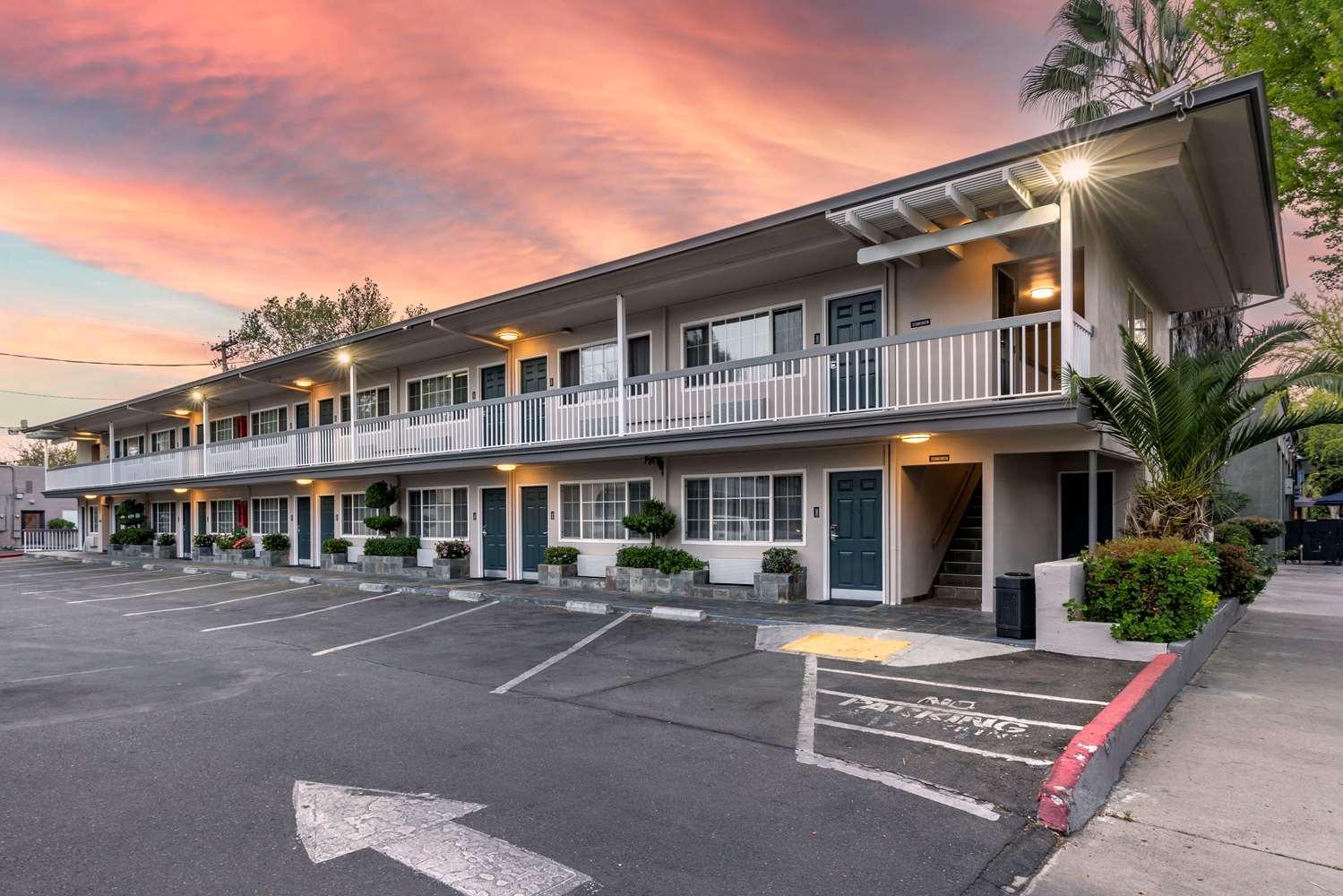 Best Western Town House Lodge in Modesto, CA