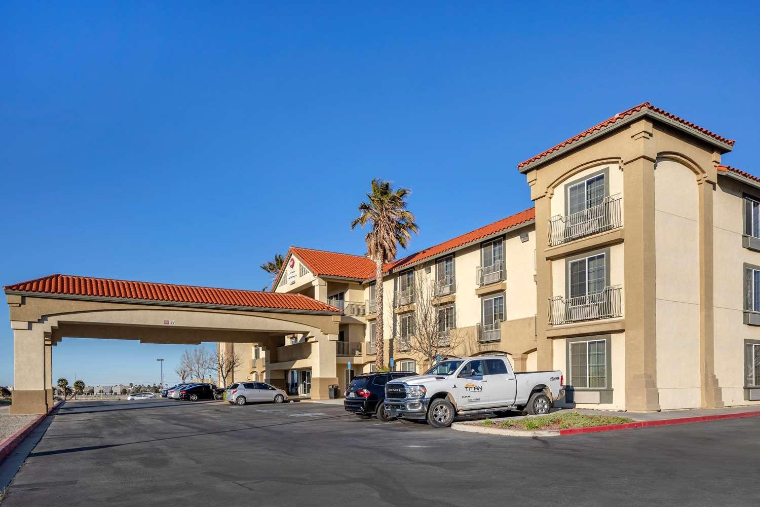 Best Western Plus John Jay Inn & Suites in Palmdale, CA