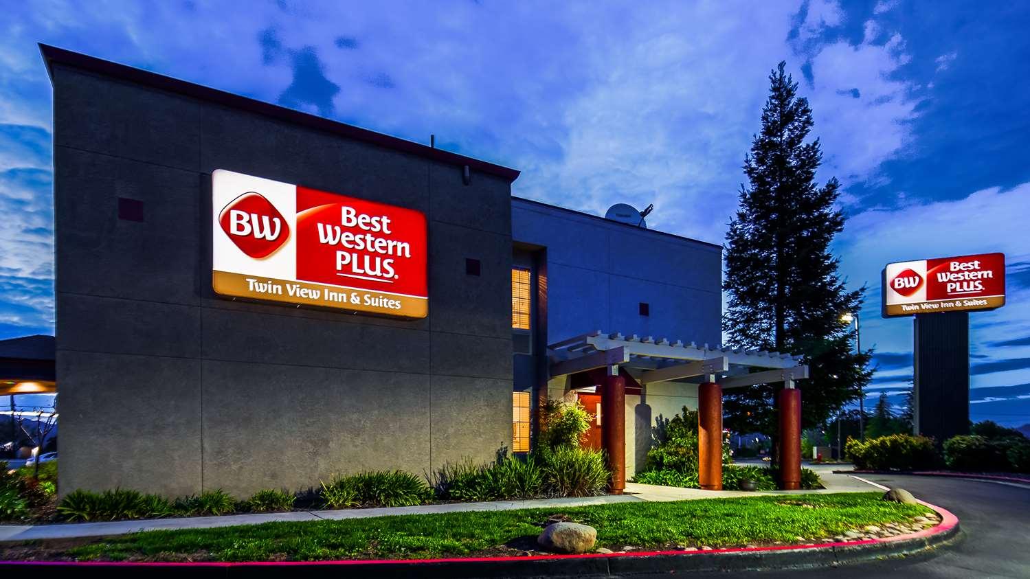 Best Western Plus Twin View Inn & Suites in Redding, CA