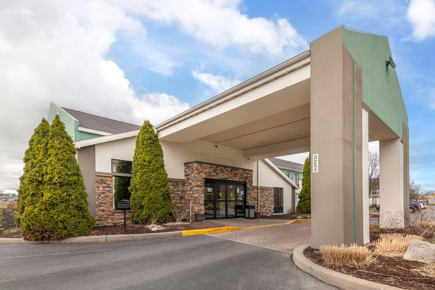 Best Western Plus Liverpool-Syracuse Inn & Suites in Liverpool, NY