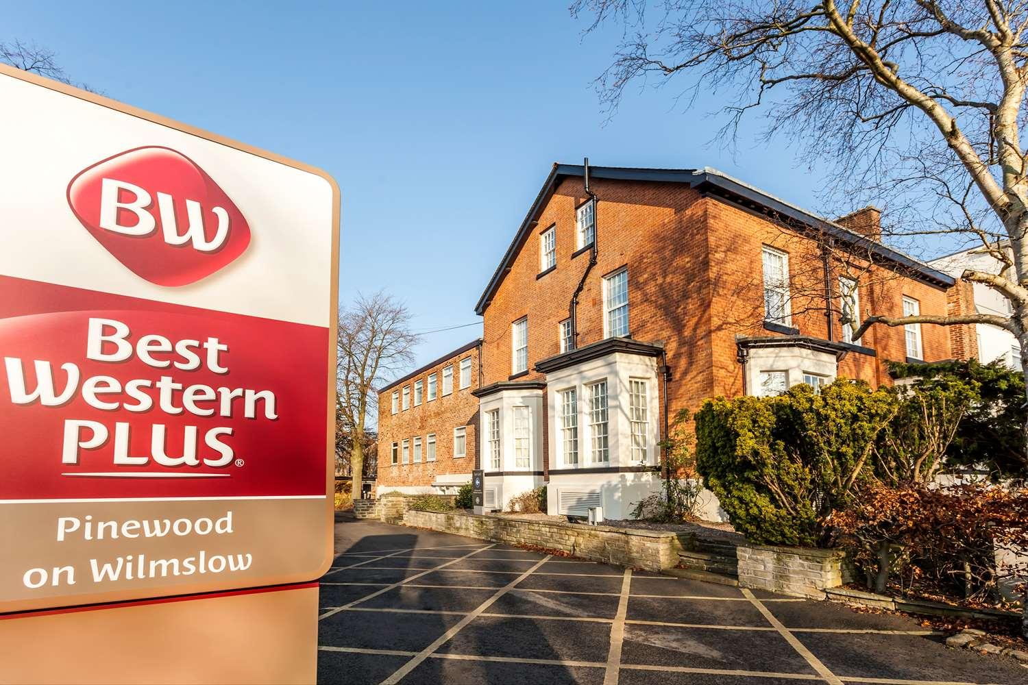 Best Western Plus Pinewood on Wilmslow Hotel Cheshire in Handforth, GB1