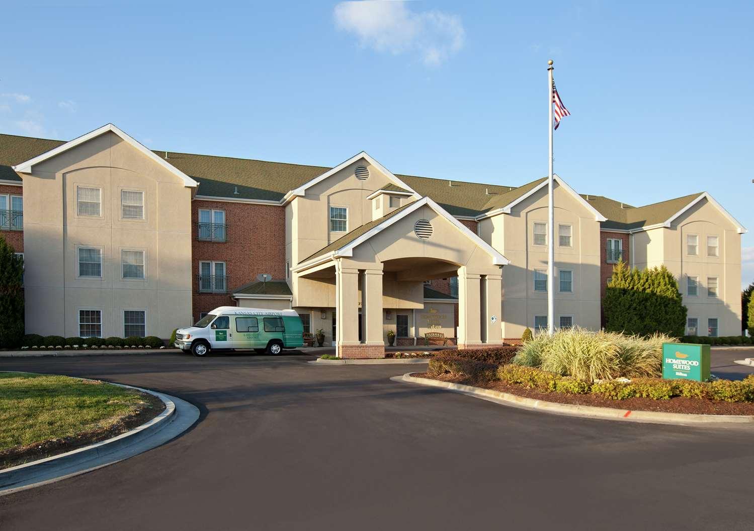 Homewood Suites by Hilton Kansas City-Airport in Kansas City, MO