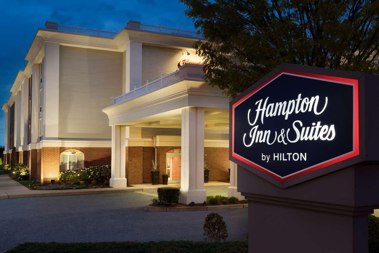 Hampton Inn & Suites Newport/Middletown in Middletown, RI