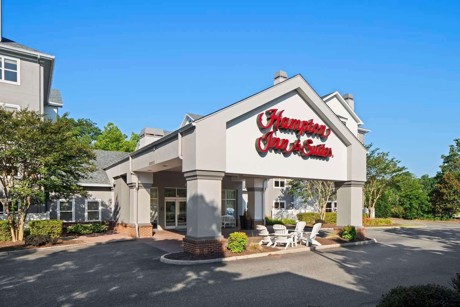 Hampton Inn & Suites Newport News (Oyster Point) in Newport News, VA