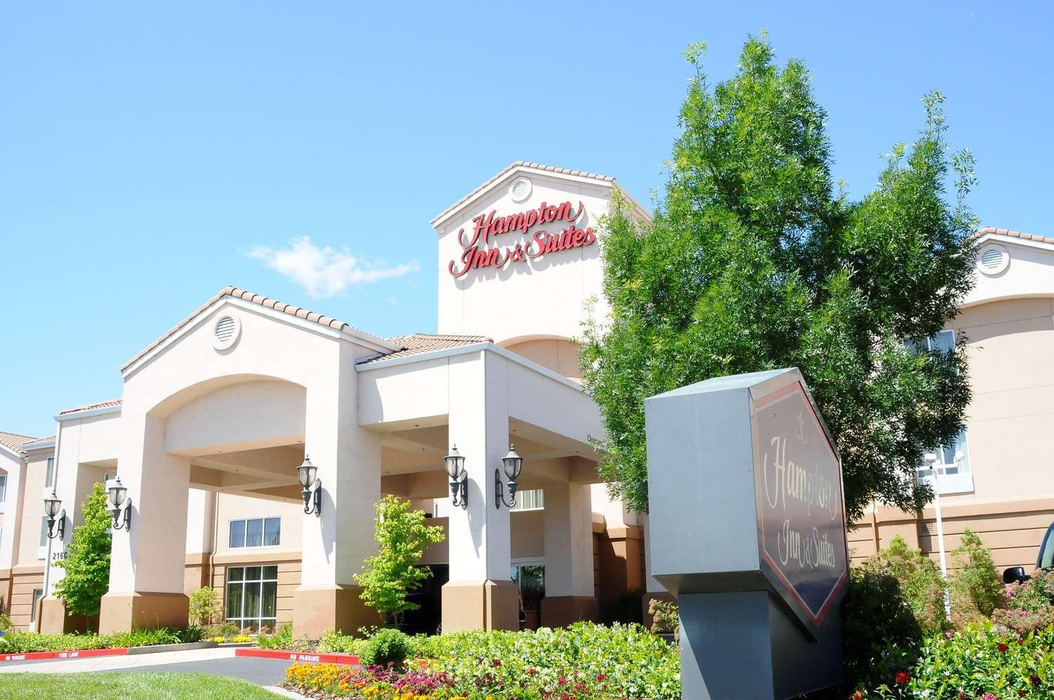 Hampton Inn & Suites Redding in Redding, CA