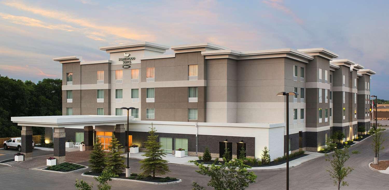 Homewood Suites by HiltonÂ® Winnipeg Airport-Polo Park, MB in Winnipeg, MB