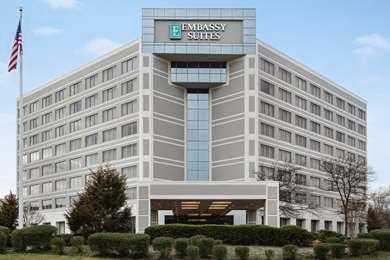 Embassy Suites by Hilton Baltimore at BWI Airport в Linthicum, MD