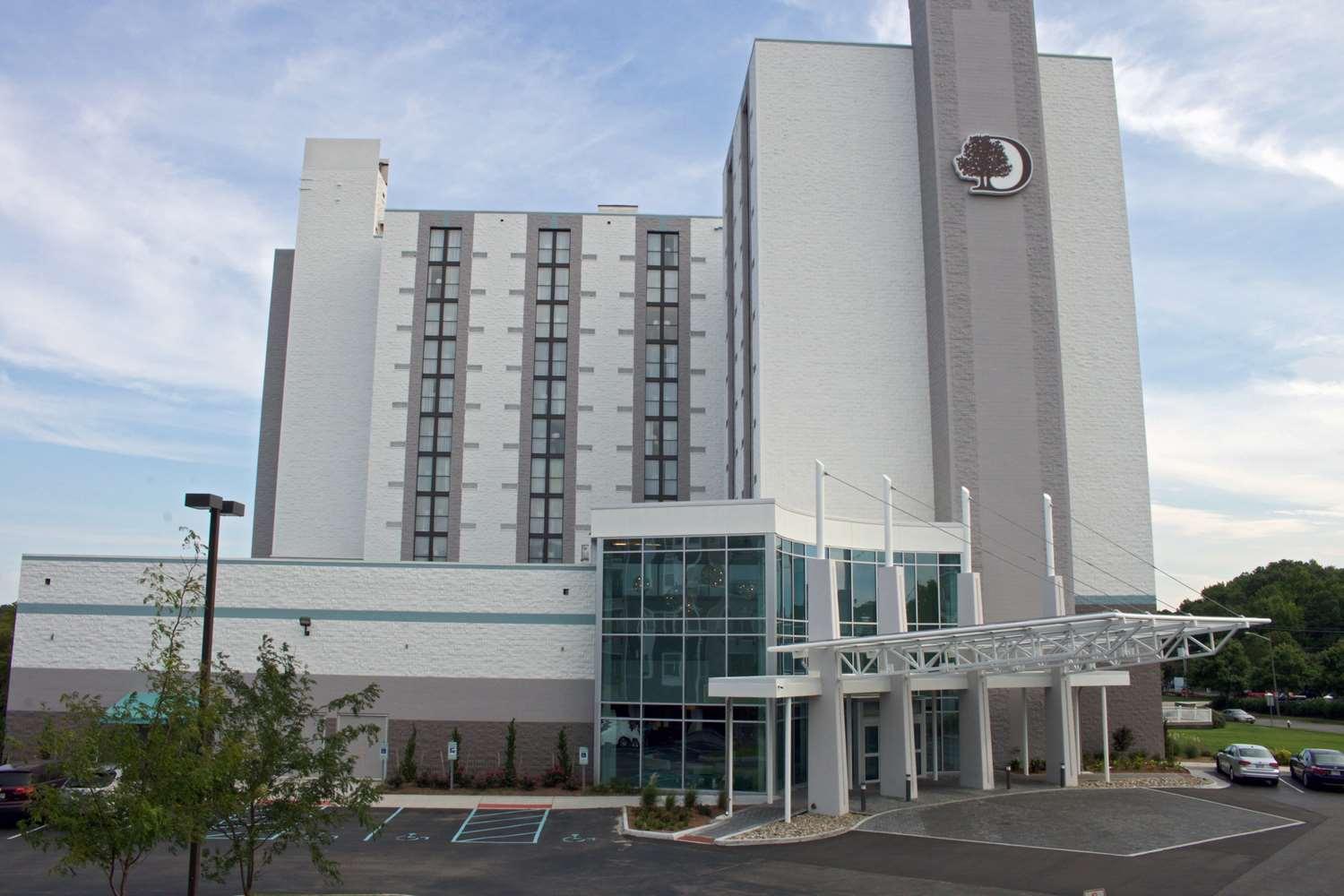 DoubleTree by Hilton Hotel Virginia Beach in Virginia Beach, VA