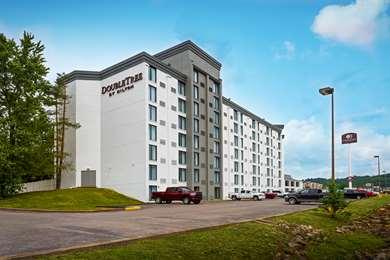 DoubleTree by Hilton Hotel Pittsburgh - Meadow Lands in Washington, PA