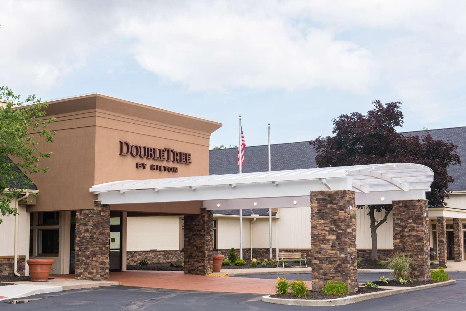 DoubleTree by Hilton Hotel Cleveland - Westlake in Westlake, OH