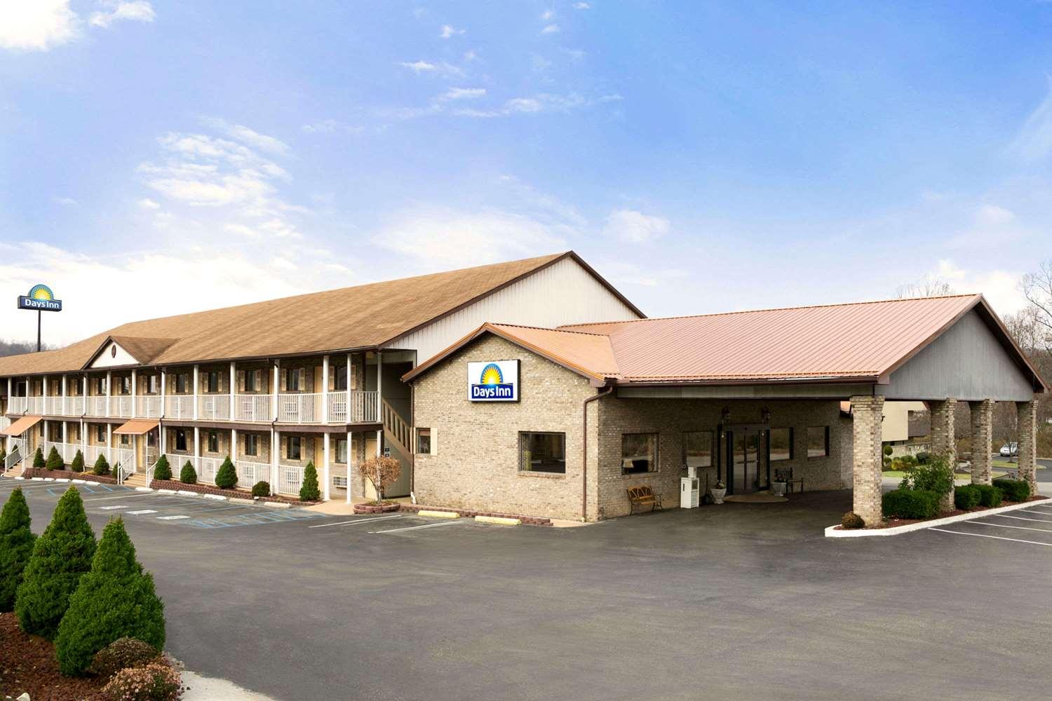 Days Inn by Wyndham Huntington in Huntington, WV