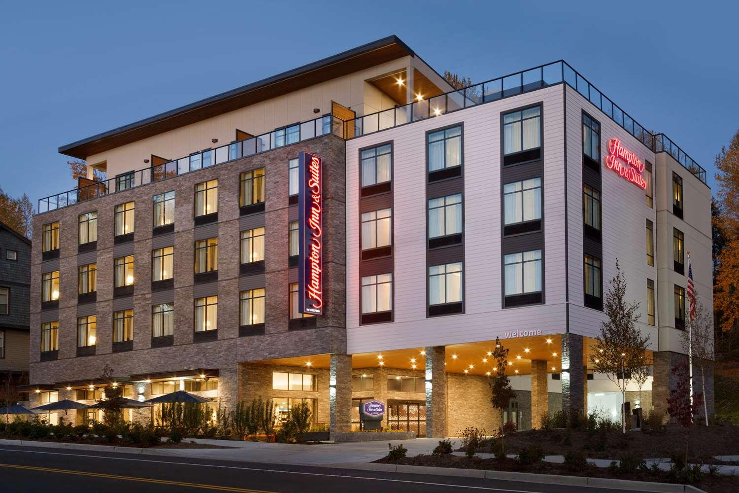 Hampton Inn & Suites Seattle/Renton in Renton, WA