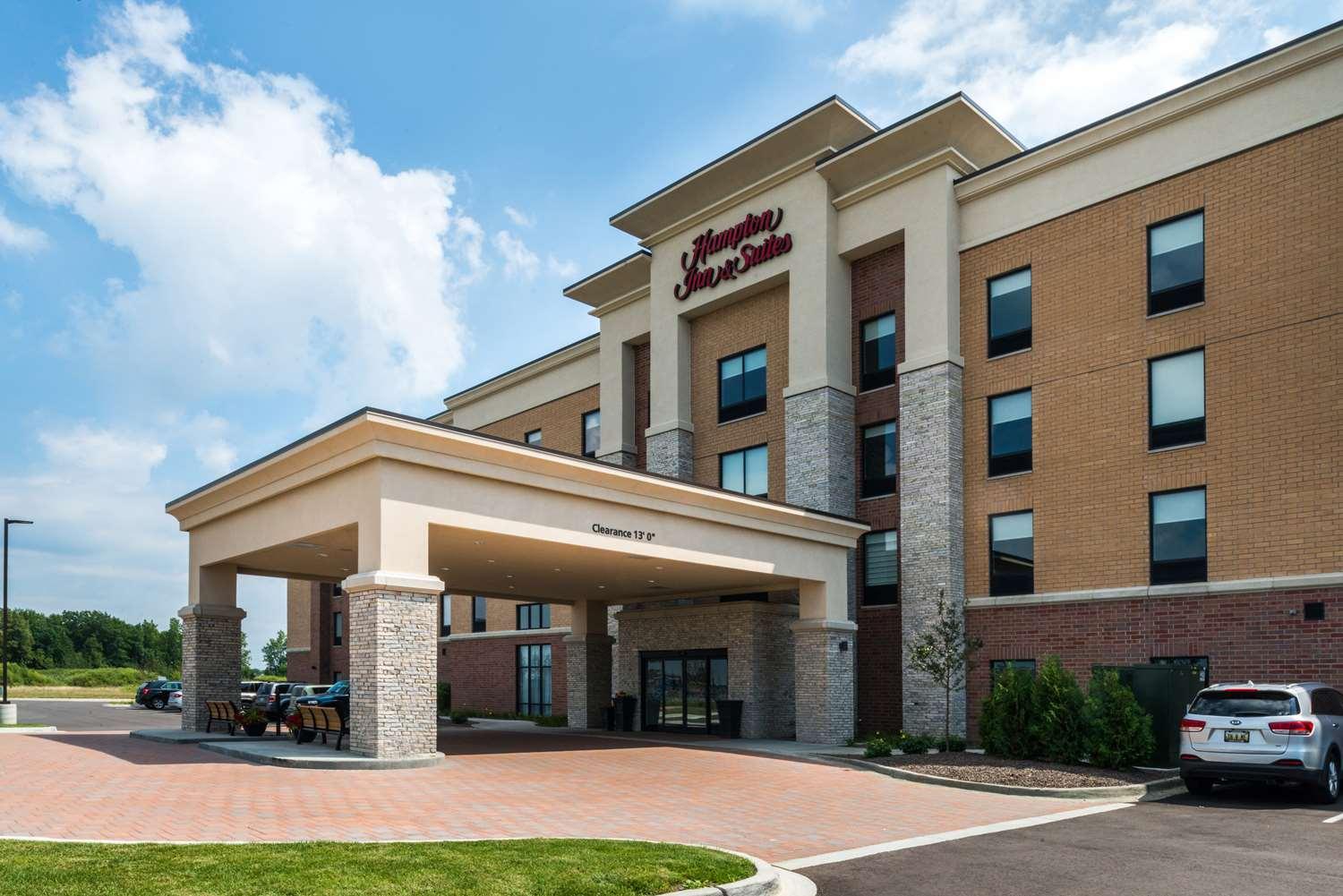 Hampton Inn & Suites Wixom in Wixom, MI