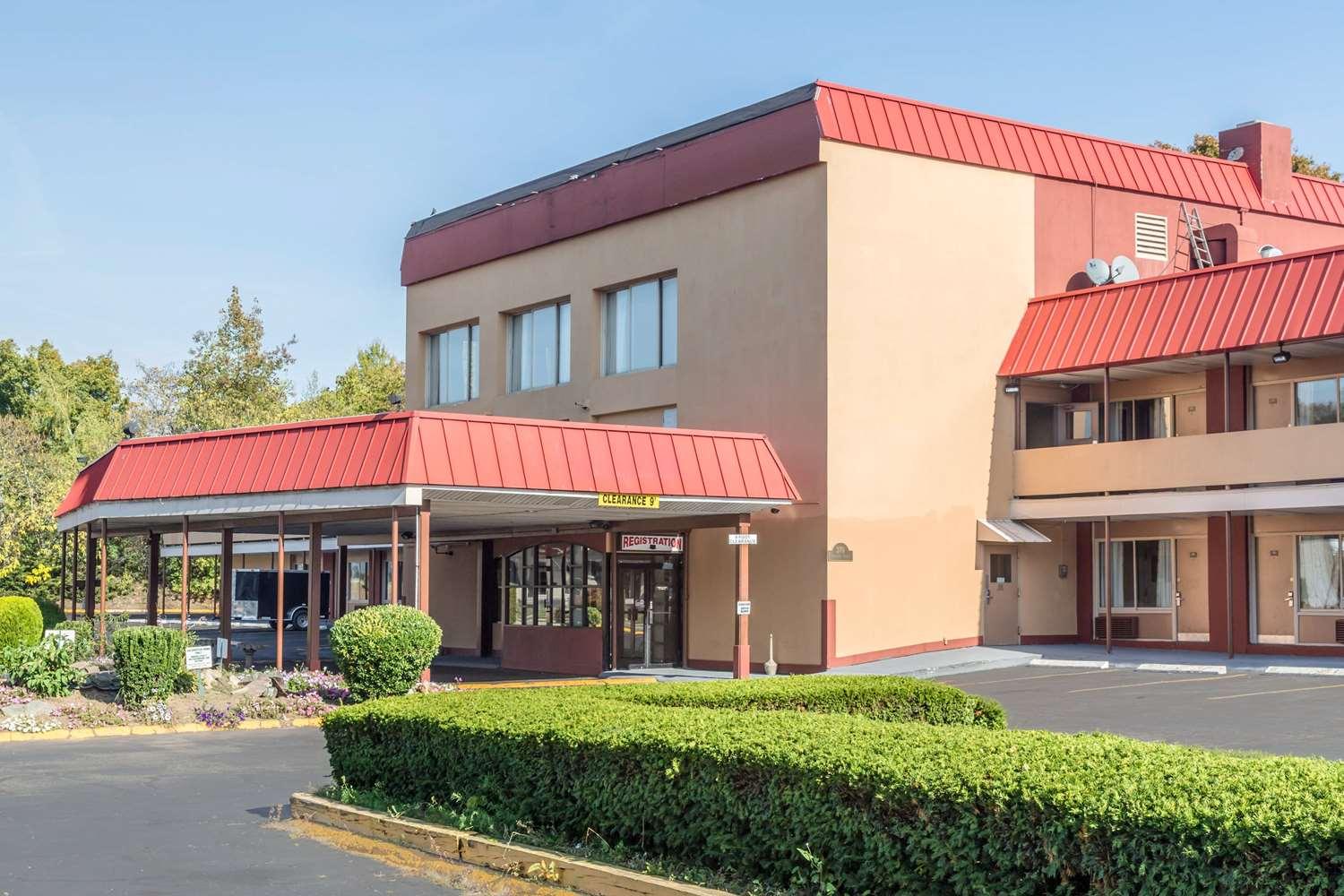 Econo Lodge West Haven in West Haven, CT