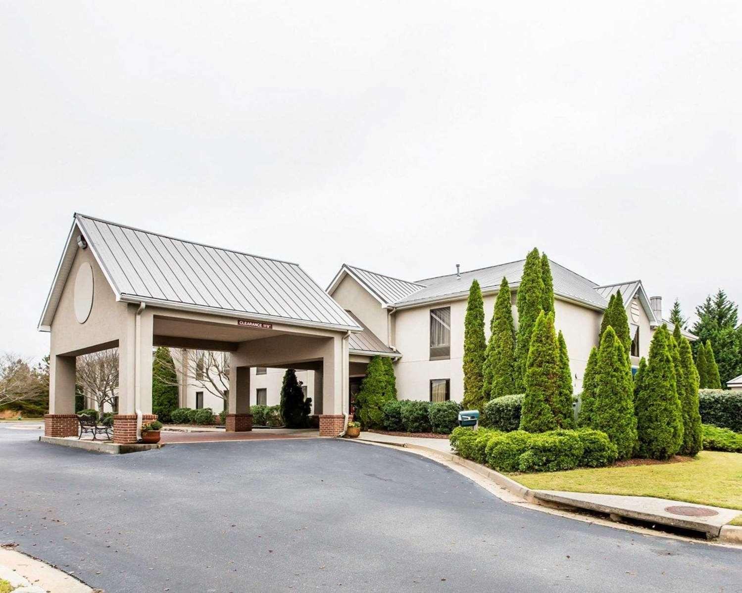 Quality Inn and Suites Dawsonville in Dawsonville, GA