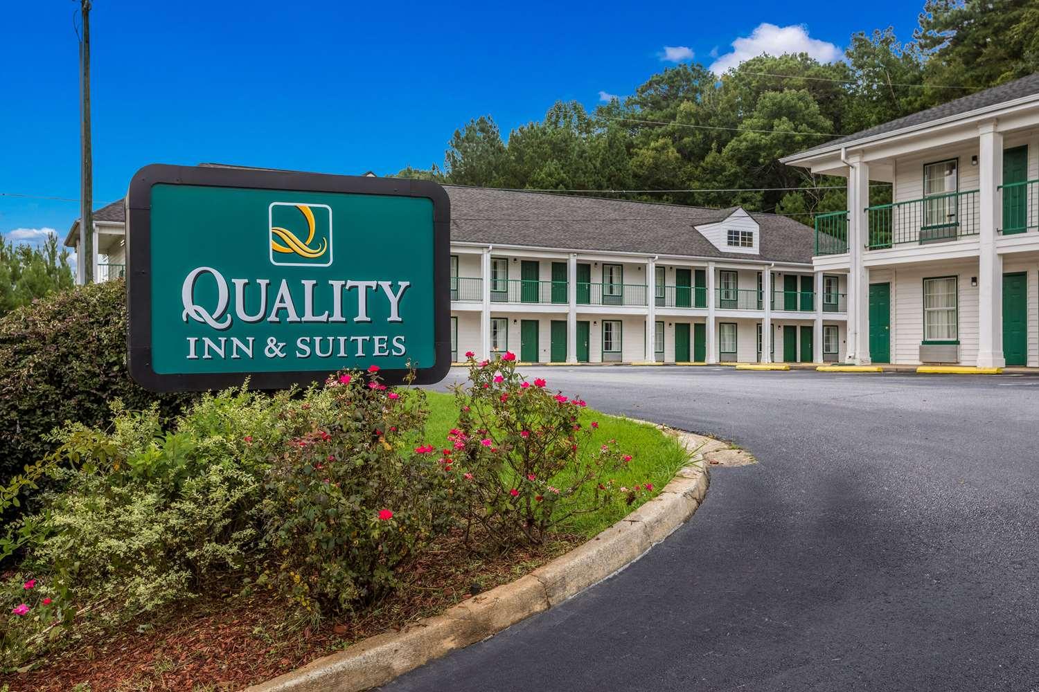 Quality Inn and Suites near Lake Oconee in Greensboro, GA