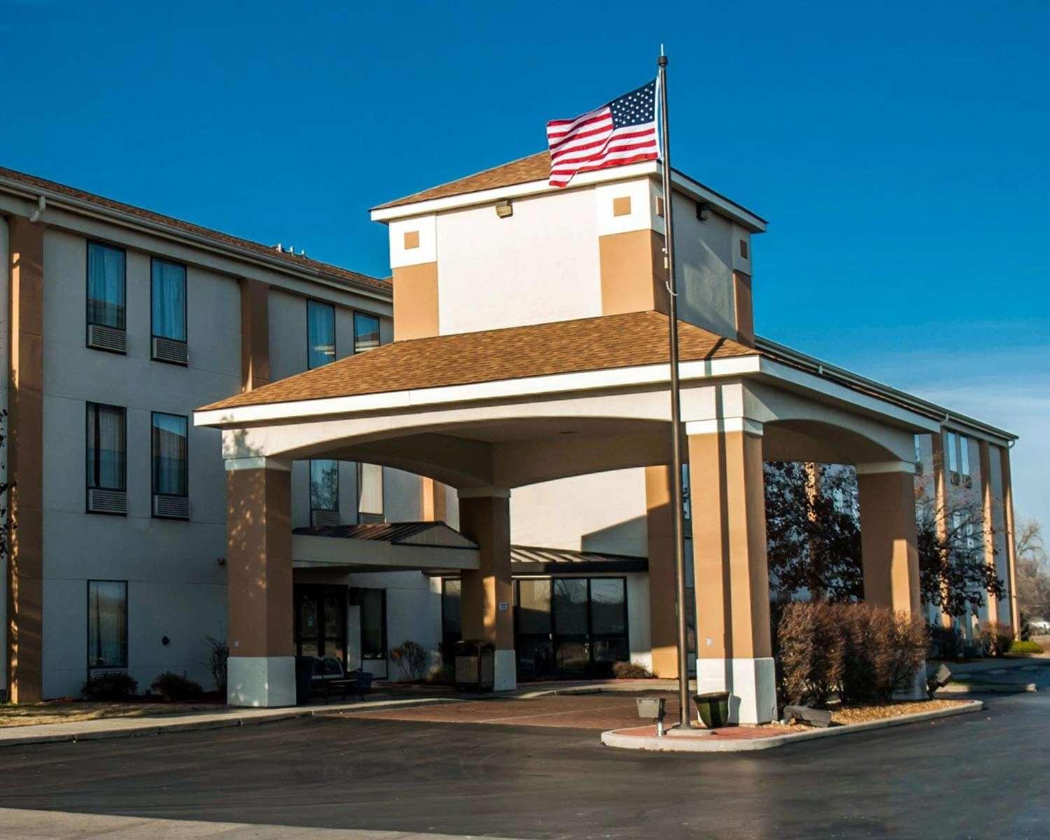 Quality Inn and Suites Cahokia in Cahokia, IL