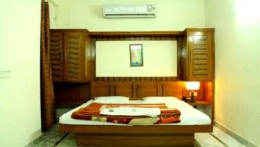 Hotel Richmond Inn in New Delhi, IN